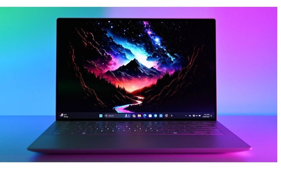Màn hình Dell XPS 14 9440 hiển thị hình ảnh phong cảnh sống động với viền siêu mỏng, làm nổi bật công nghệ InfinityEdge và chất lượng hiển thị cao.