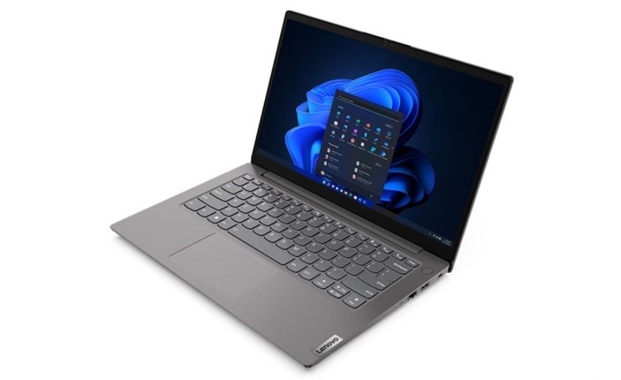 Laptop Lenovo V14 G5 IRL màu xám trên bàn làm việc, thể hiện thiết kế chuyên nghiệp và màn hình vừa vặn.