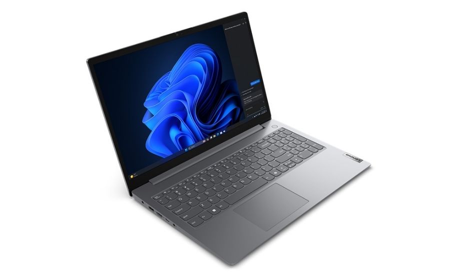 Cận cảnh bề mặt nhựa nhám màu xám của laptop Lenovo V15 G5, thể hiện sự chắc chắn và tinh tế.
